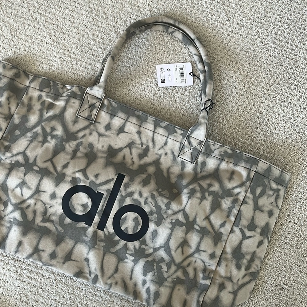 ALO logo tote